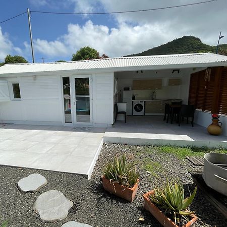 Bungalow "Doussin' Kreyol", Au Calme A 150M De La Plage Grande Anse Exterior foto