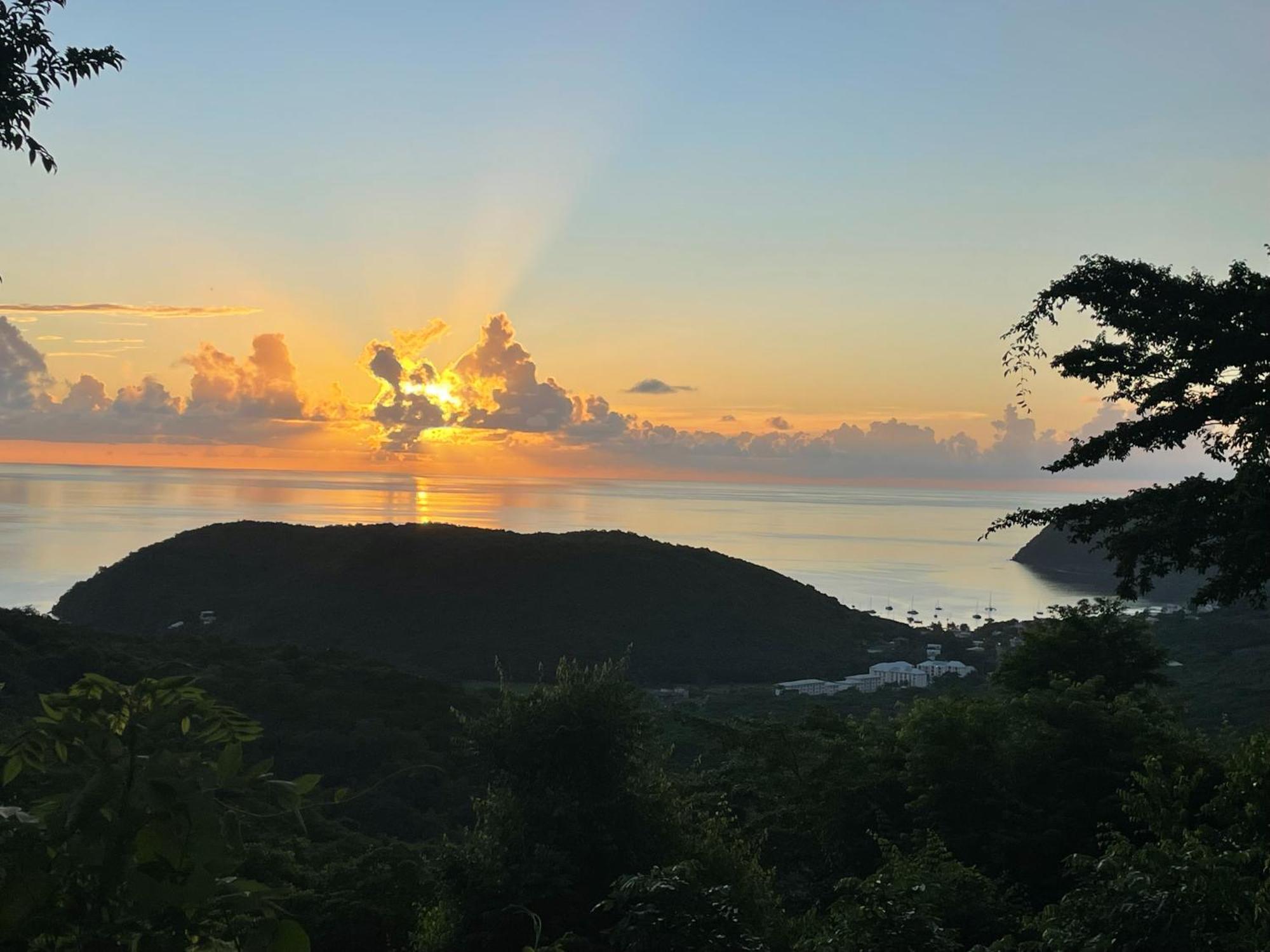 Bungalow "Doussin' Kreyol", Au Calme A 150M De La Plage Grande Anse Exterior foto